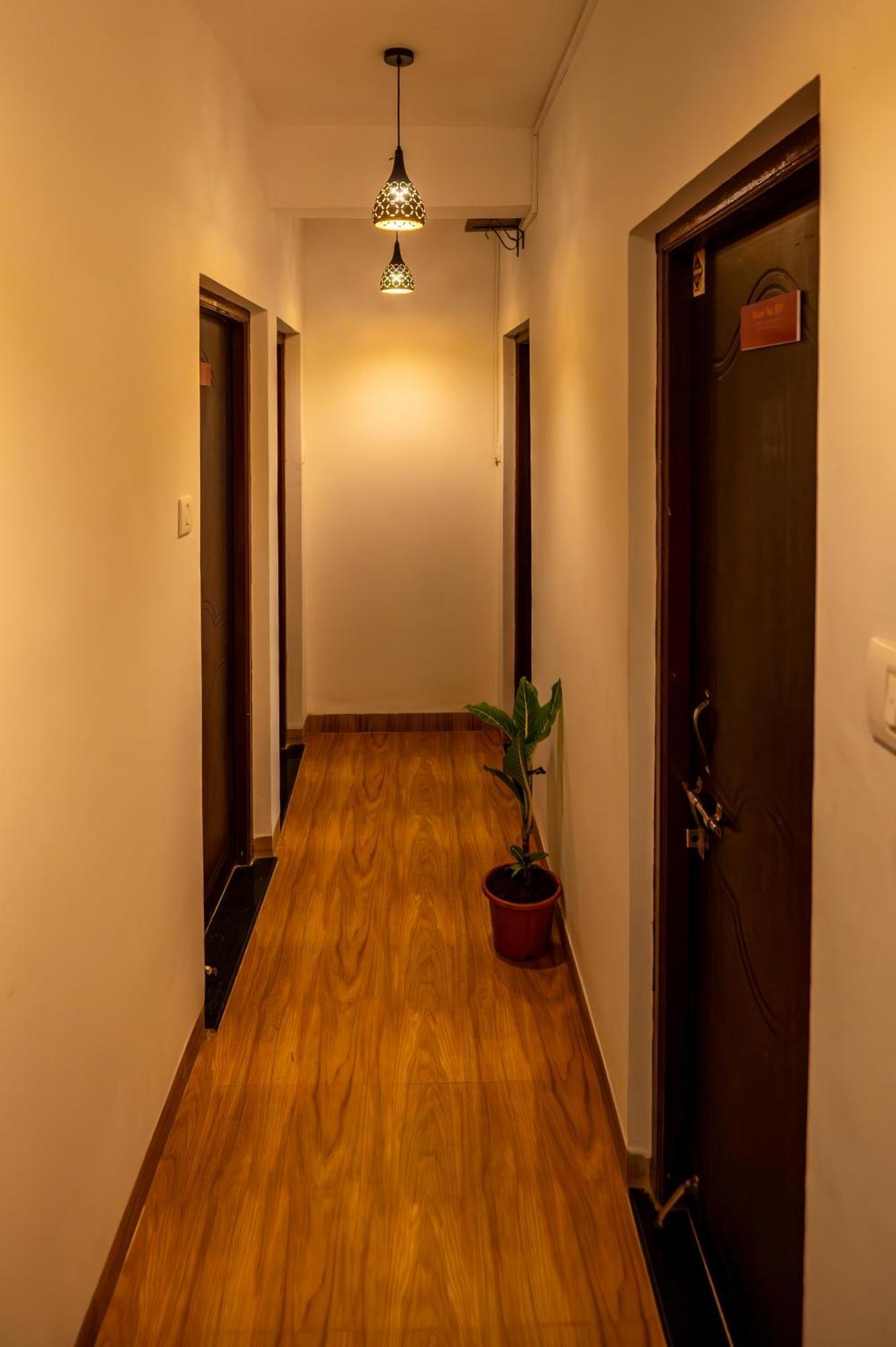 Morjim Sea Waves-Beach Front Hotel Екстер'єр фото